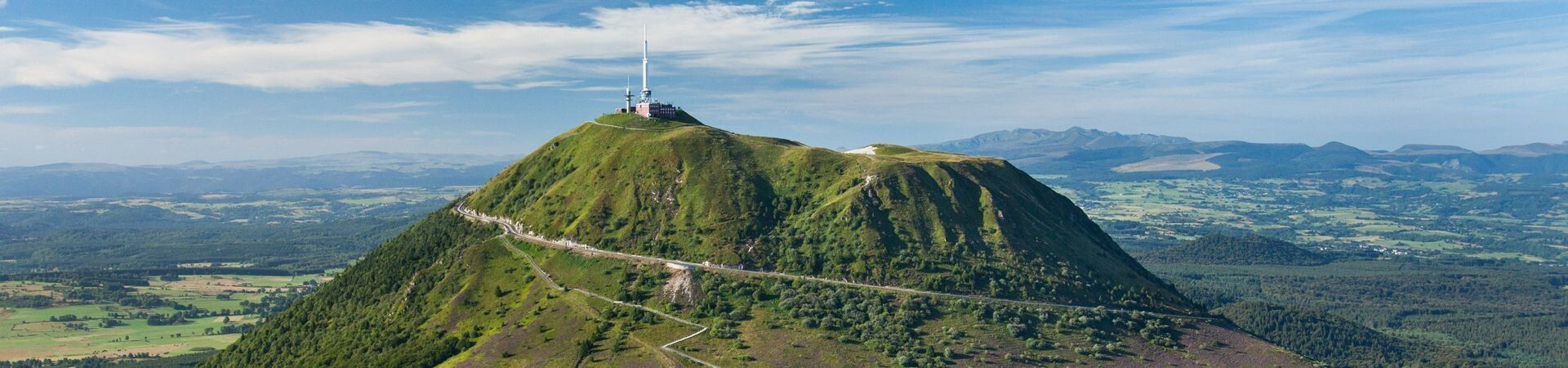 Rutas a pie por el Macizo Central en 2026