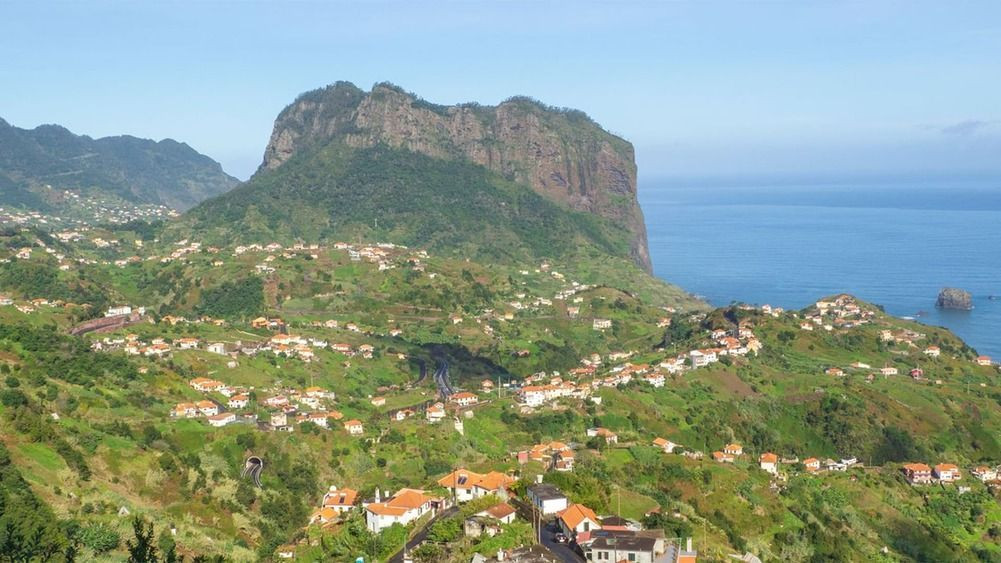 Rocher de l'Aigle et Porto da Cruz - Madère - Portugal