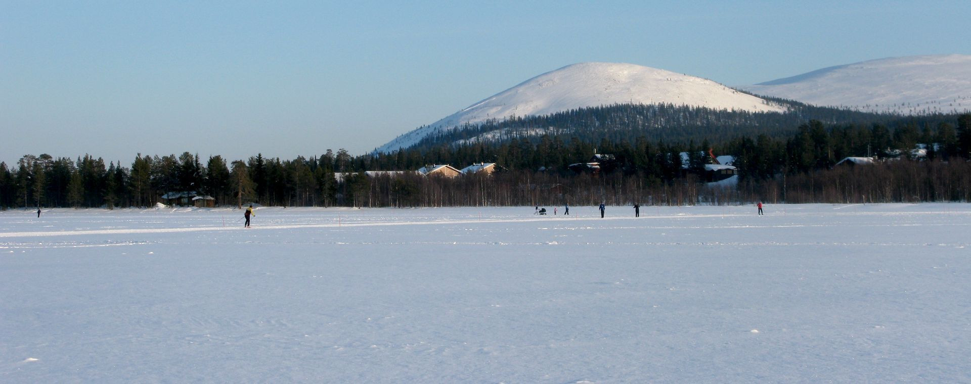 Lac gelé et fell à Äkäslompolo - Laponie - Finlande