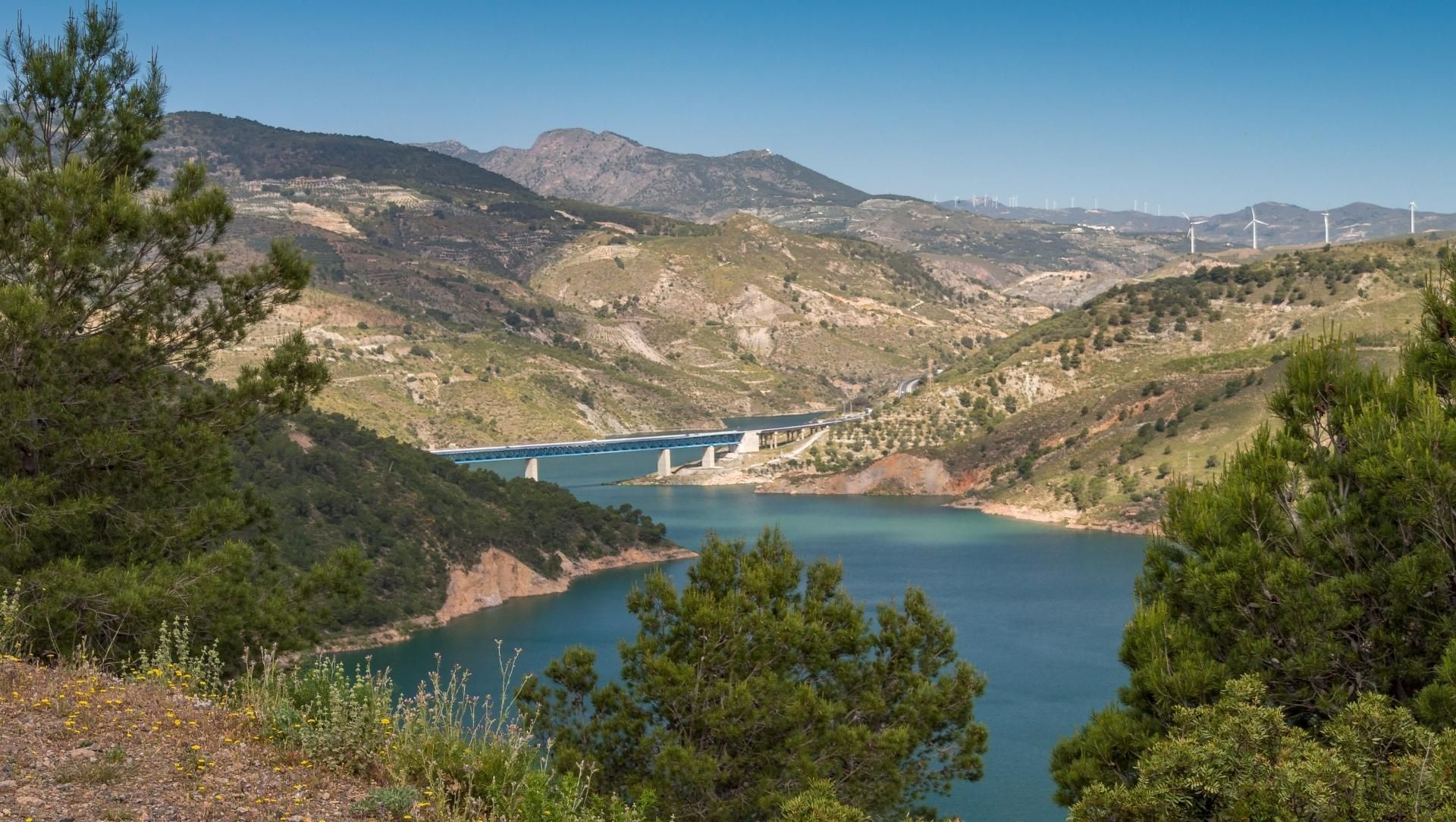 © Canva Rivière Guadalfeo - Alpujarras - Andalousie - Espagne