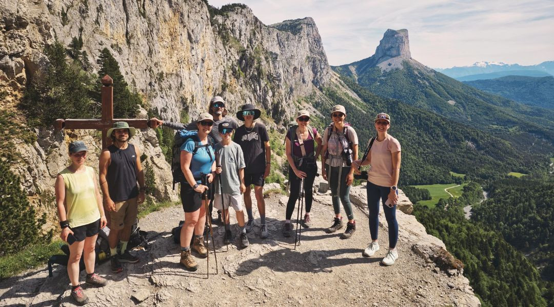 Programa de influencers, embajadores y afiliación de viajes, senderismo y montaña