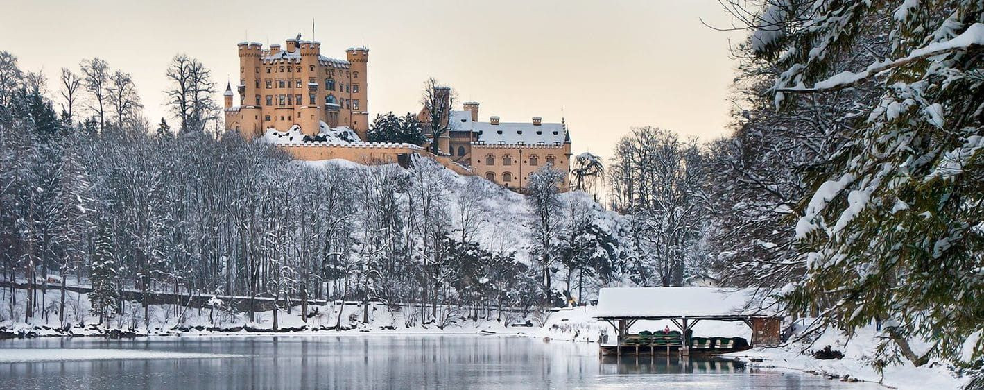 Château de Hohenschwangau et Alpsee en hiver - Bavière - Allemagne
