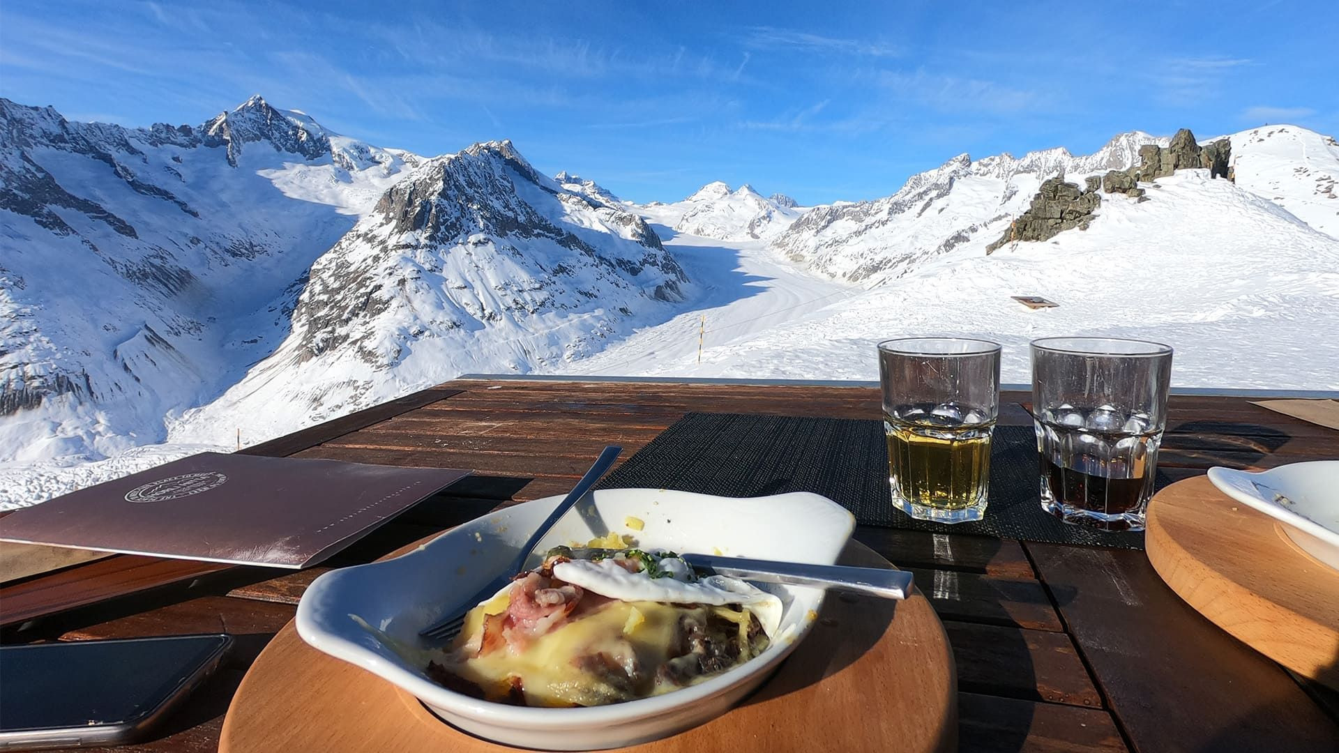© Oriane Tempé Pause déjeuner avec vue - Aletsch - Valais - Suisse