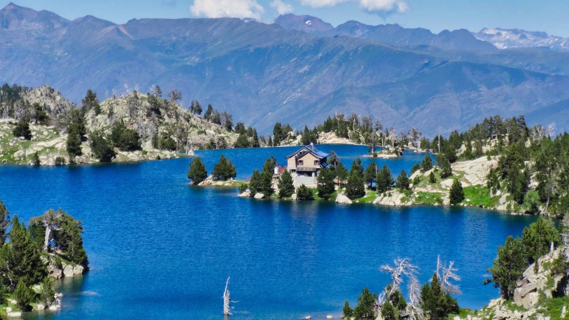 © Viamonts Refuge Maria Blanc - Encantats - Pyrénées - Espagne