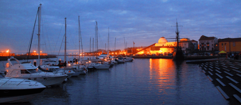Port de plaisance de Vila do Conde au crépuscule - Portugal