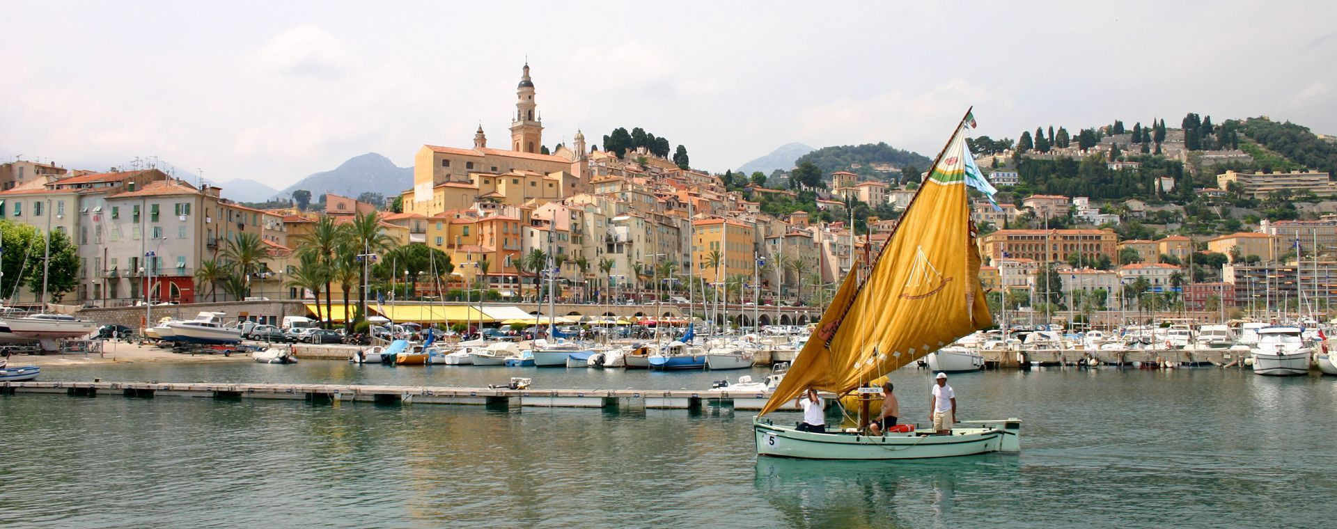 Vieille ville et port de Menton - Côte d'Azur - France (2)