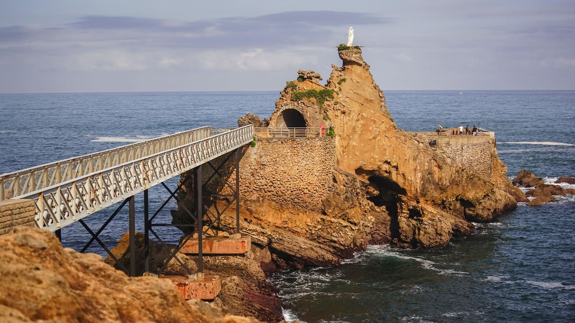 Rocher de la Vierge et sa passerelle - Biarritz - Pays basque - France (2)