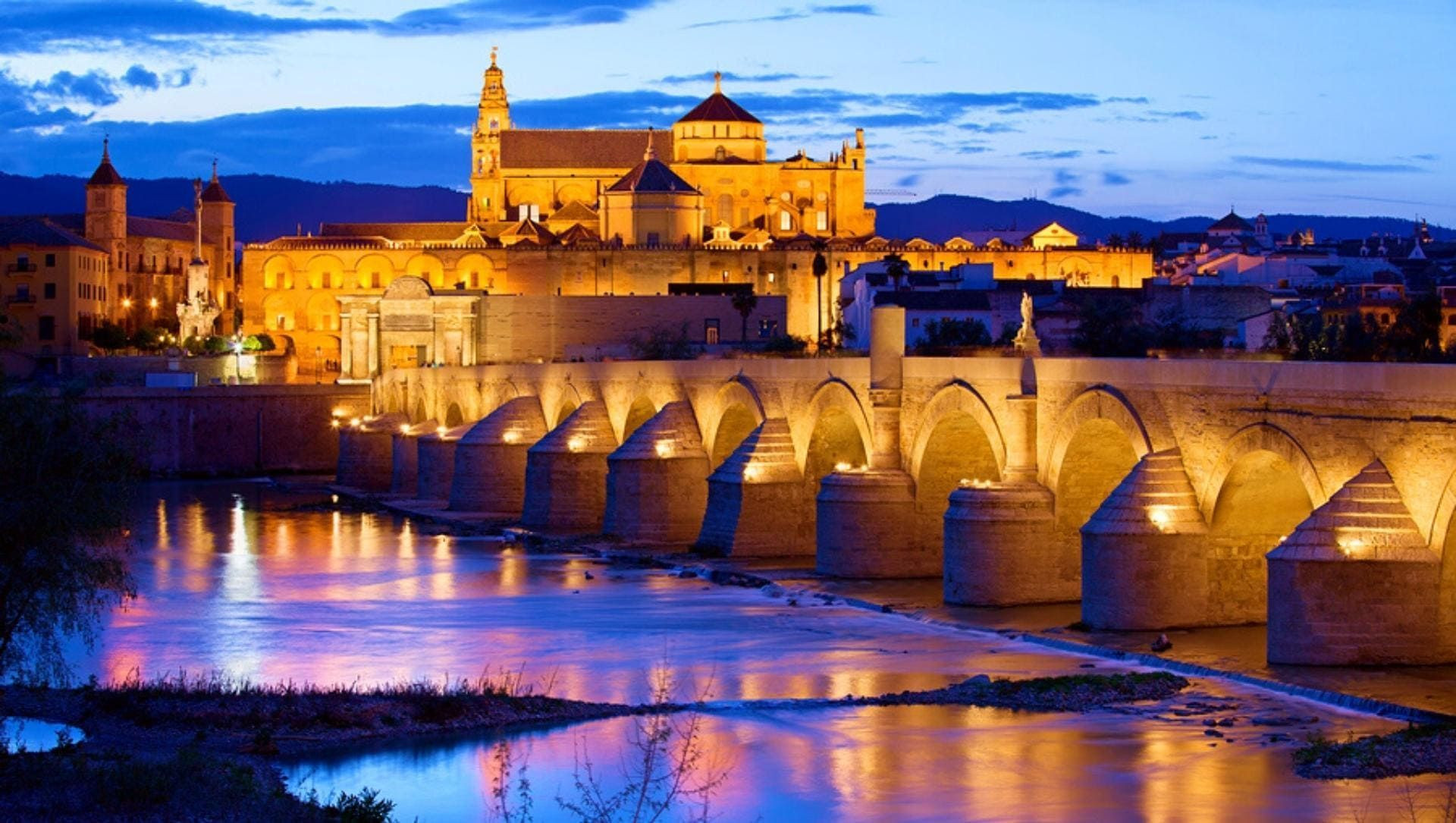 © Otros Caminos Pont romain et Mosquée-cathédrale de Cordoue - Andalousie - Espagne