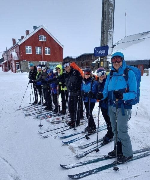 © Matthieu Offredi Skieurs à la gare de Finse - Norvège