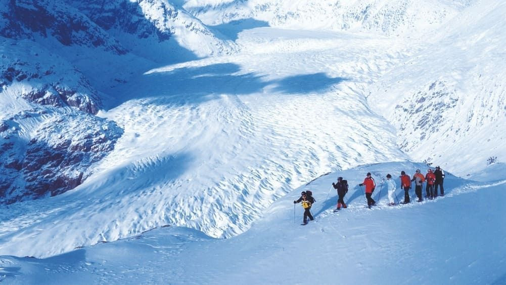 © Salina Maris Randonnée en raquettes près du glacier d'Aletsch - Valais - Suisse