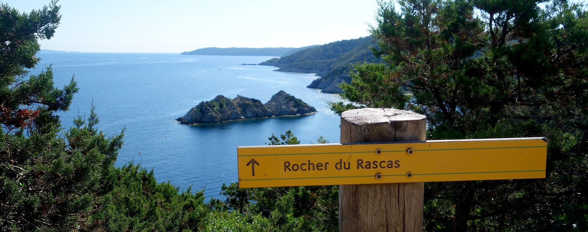 Panneau vers le rocher du Rascas - Île de Port-Cros - Var - France