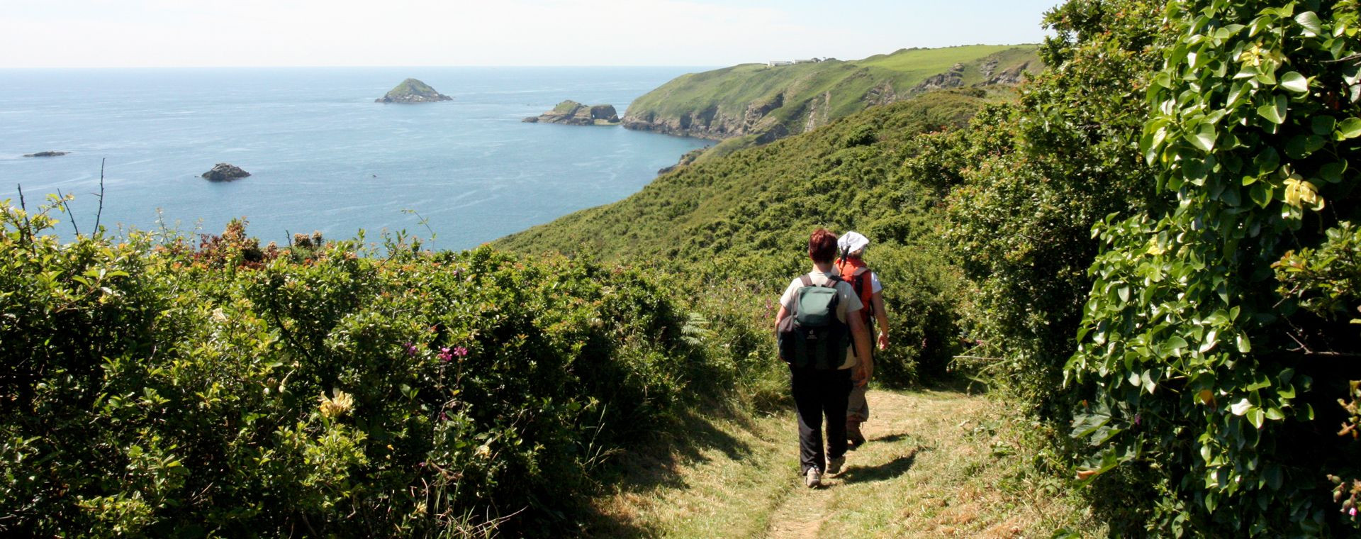 Trekking y senderismo en las islas del Canal en 2026