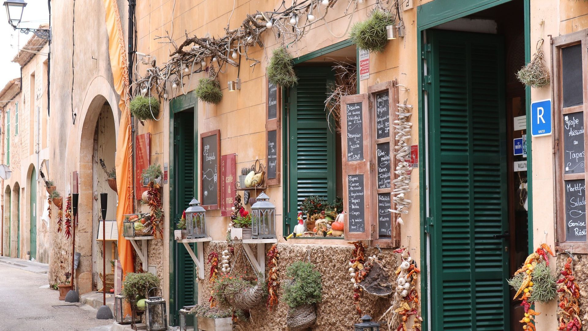 Devanture de boutique aux volets verts - Majorque - Espagne