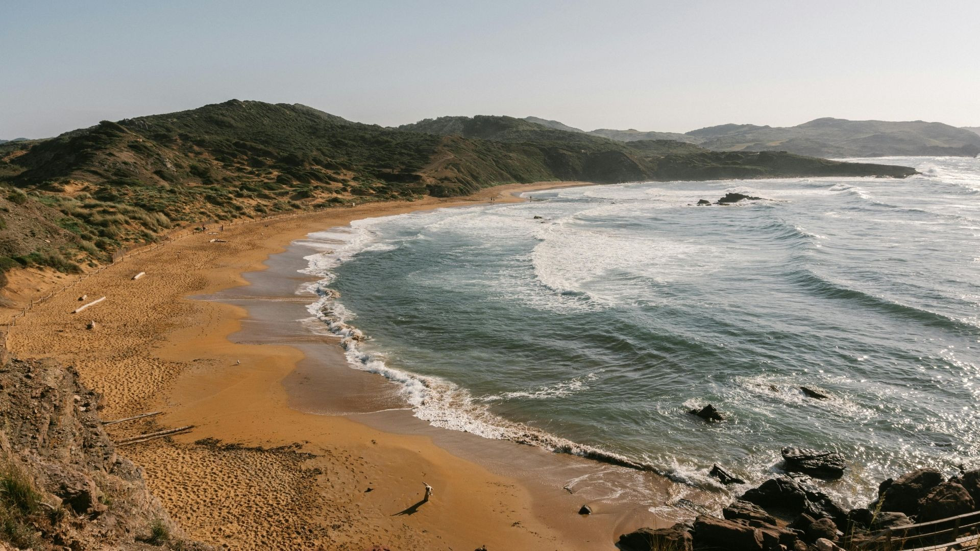 Plage sauvage de sable doré - Minorque - Espagne