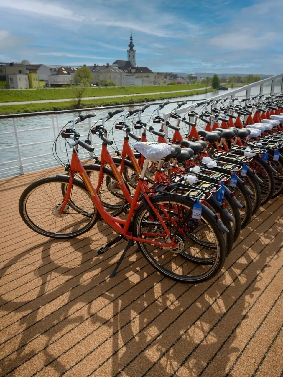 Bicicleta y barco